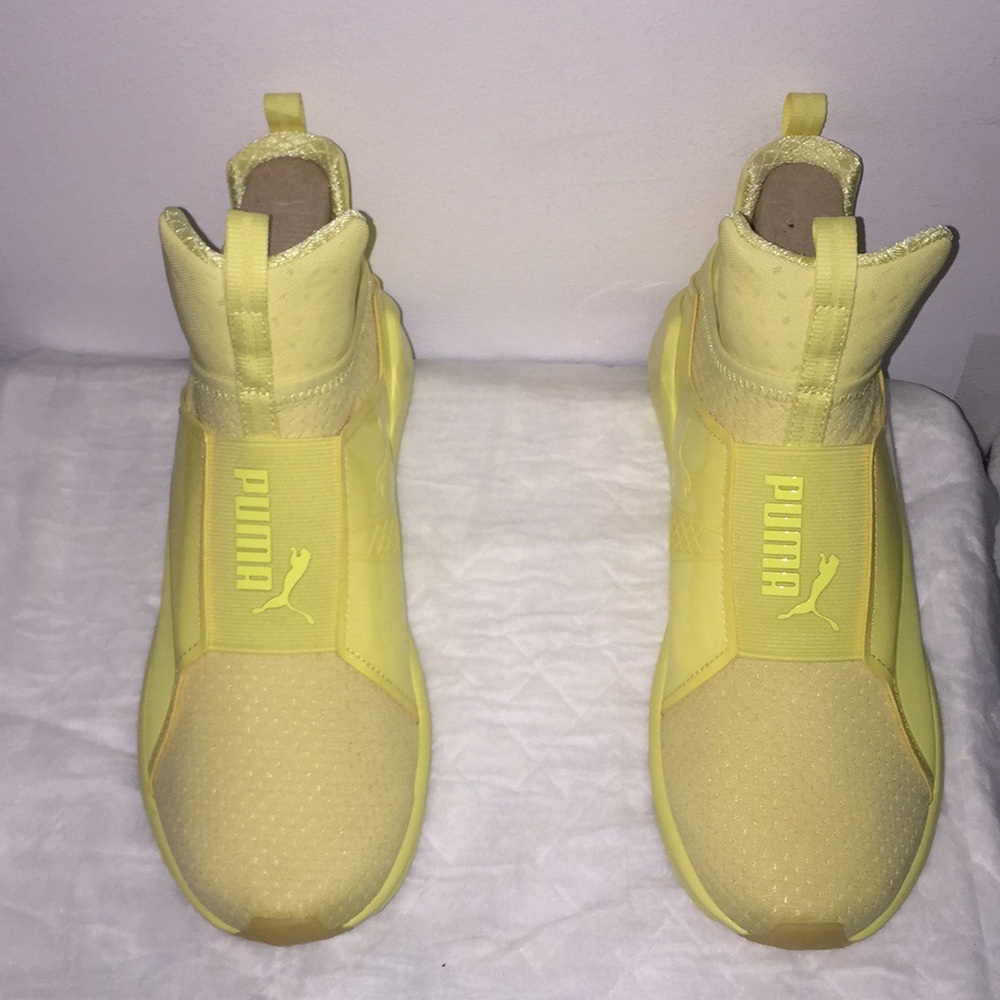 Women's sneakers size8 1/2 puma NWT